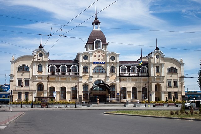 Вокзал в Луцке. Фото из интернета.