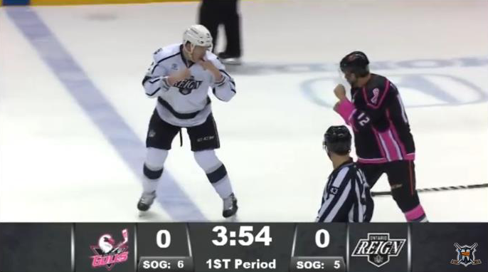 Игра Дамира за "Онтарио Рейн" в АХЛ. Источник фото: Видеофайл по ссылке https://clck.ru/UXqT9