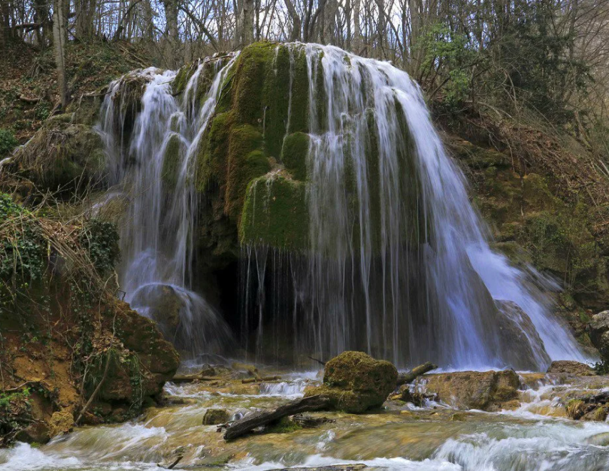 Серебристые водопады. Водопад серебряные струи. Крымский водопад серебряные струи. Серебряные струи Крым. Большой каньон Крыма серебряные струи.