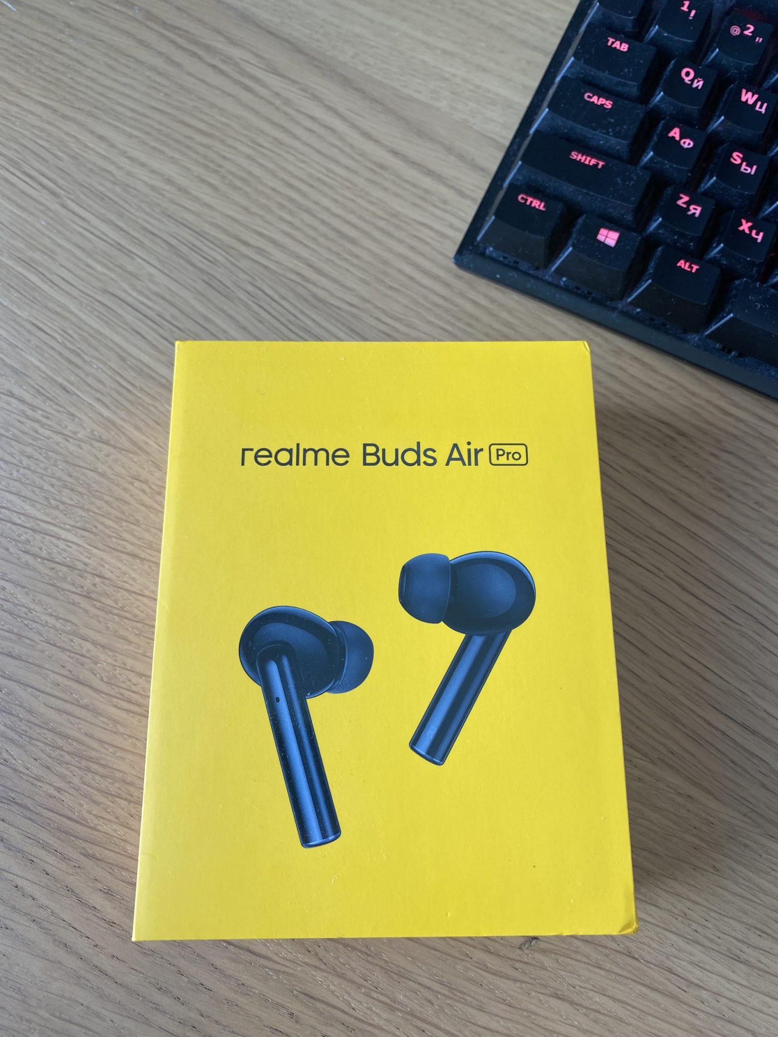 Обзор полностью беспроводных наушников Realme Buds Air Pro1