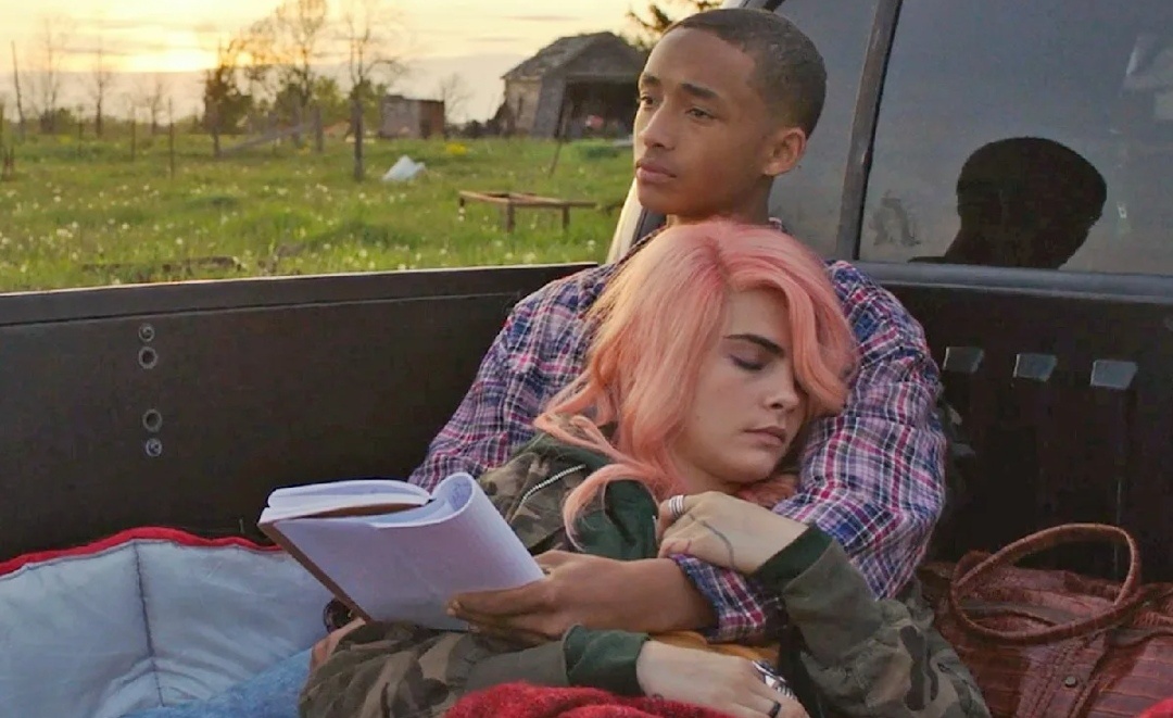 Дэрин превращает каждый день умирающей девушки в праздник. Драмеди о рассветах, концертах и молодостиИстория 17-летнего Дэрина, который узнаёт, что его подруга смертельно больна. Он решает подарить девушке целую жизнь, уместив её в год, который ей остался.