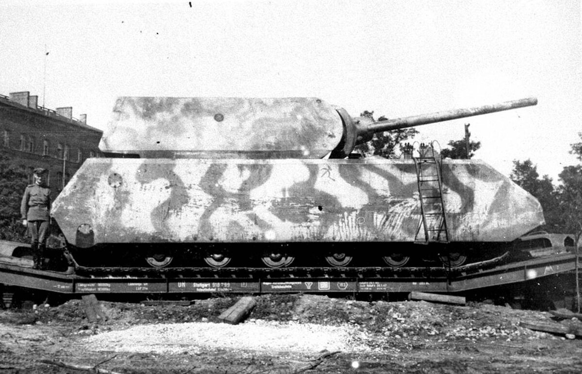 Маус большой и тяжёлый танк, венец танкостроения третьего рейха.