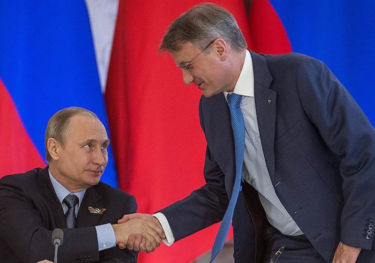 Издание "Собеседник" называло Собчака и Путина "крёстными отцами" Грефа. Источник: https://clck.ru/YWmdE