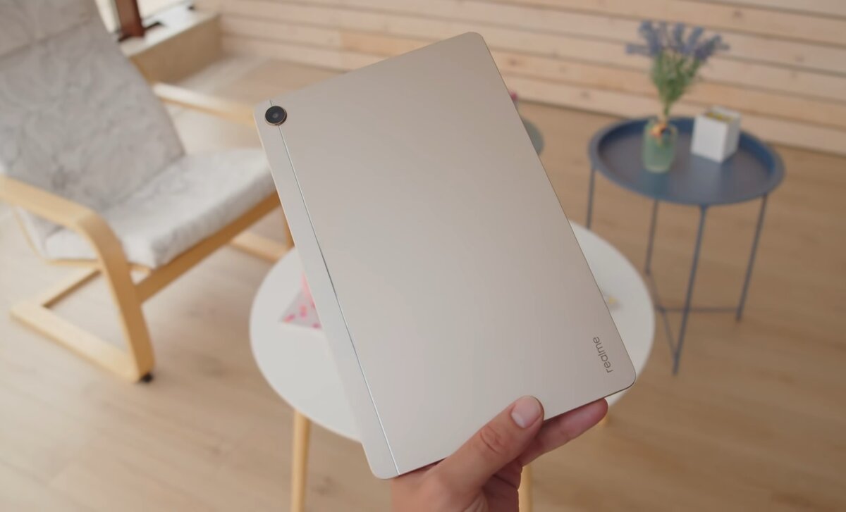 Внешний вид realme Pad. Источник: YouTube-канал GSMArena Official 