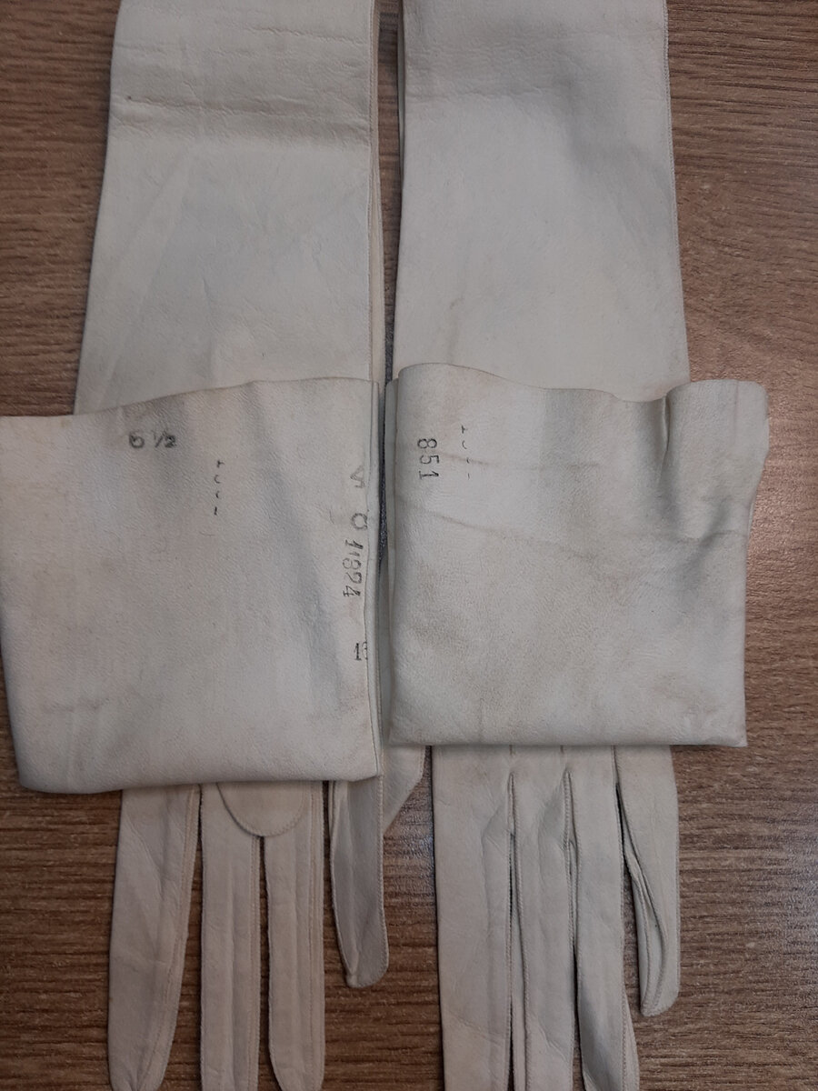 Размер перчаток -  6 1/2.