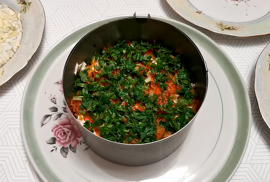 Салаты с черносливом и курицей на праздничный стол