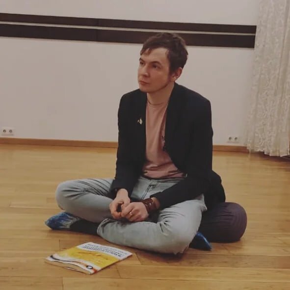 Ведущий лекции Александр Листенгорт