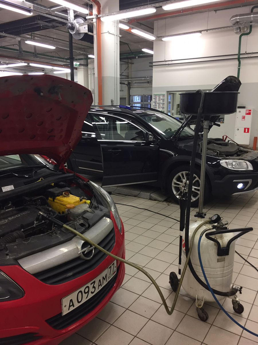 замена масла в акпп. технология замены масла. моторное масло двигатель. оборудование для пункта замены масла. замена масла.