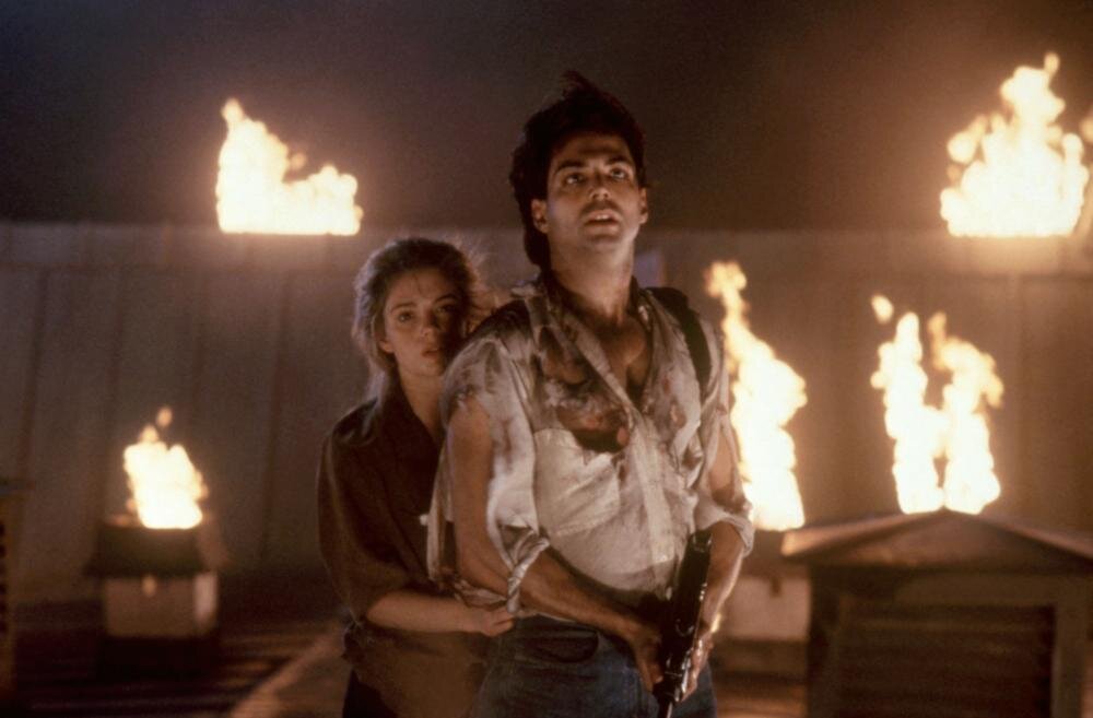 Кадр из фильма "Если бы взгляды могли убивать" (1991)