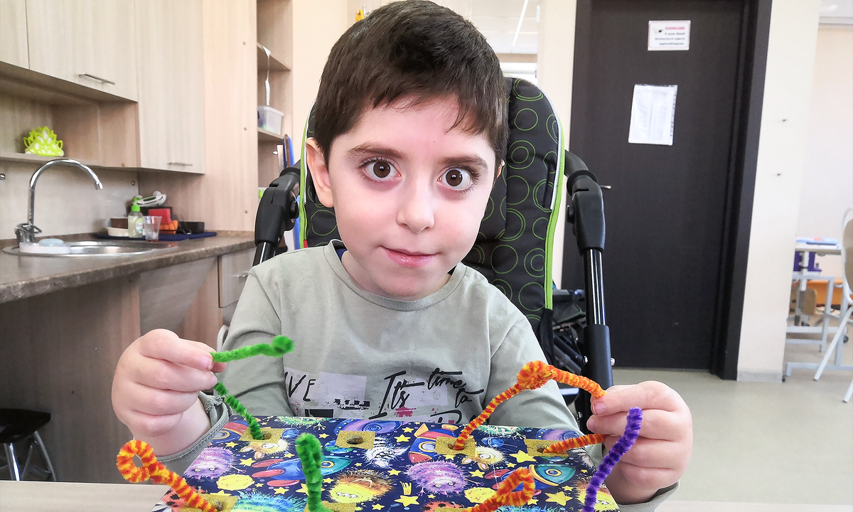 Амир Ширинов, подопечный нашего фонда с врождённой мышечной дистрофией