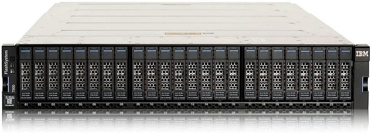 IBM FlashSystem 7300 вид спереди