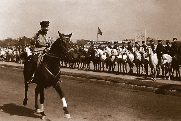                                    С.М. Буденный с казаками. 1930-е годы.