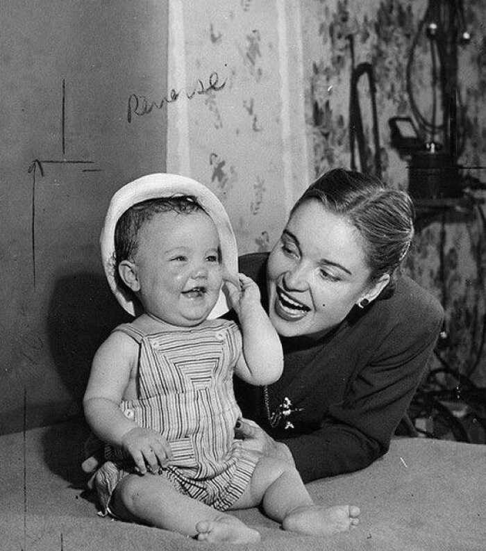 Чарльз Мэнсон со своей матерью