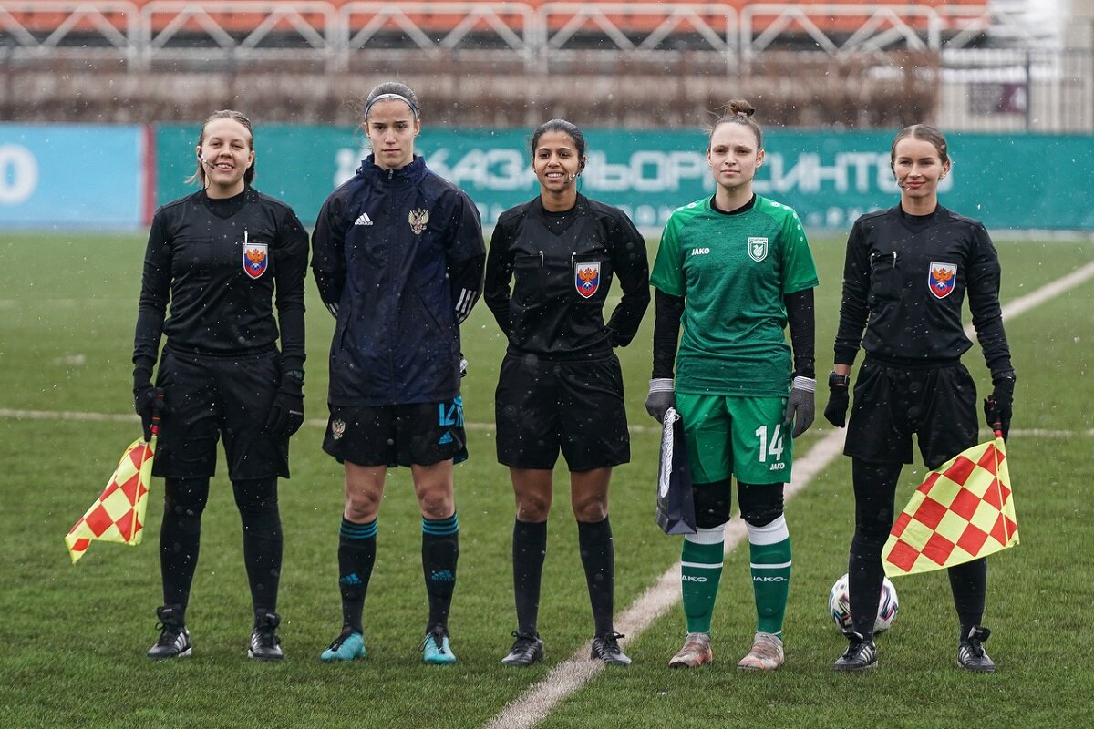 Капитан сборной России U-17 и голкипер ЖФК «Динамо» Арина Таранченко (вторая слева). Фото: Ильнар Тухбатов/РФС