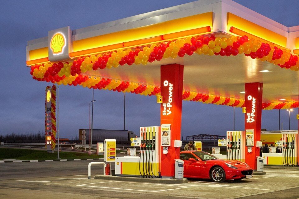     "Лукойл" купит дочернюю компанию Shell в России Артем КИЛЬКИН