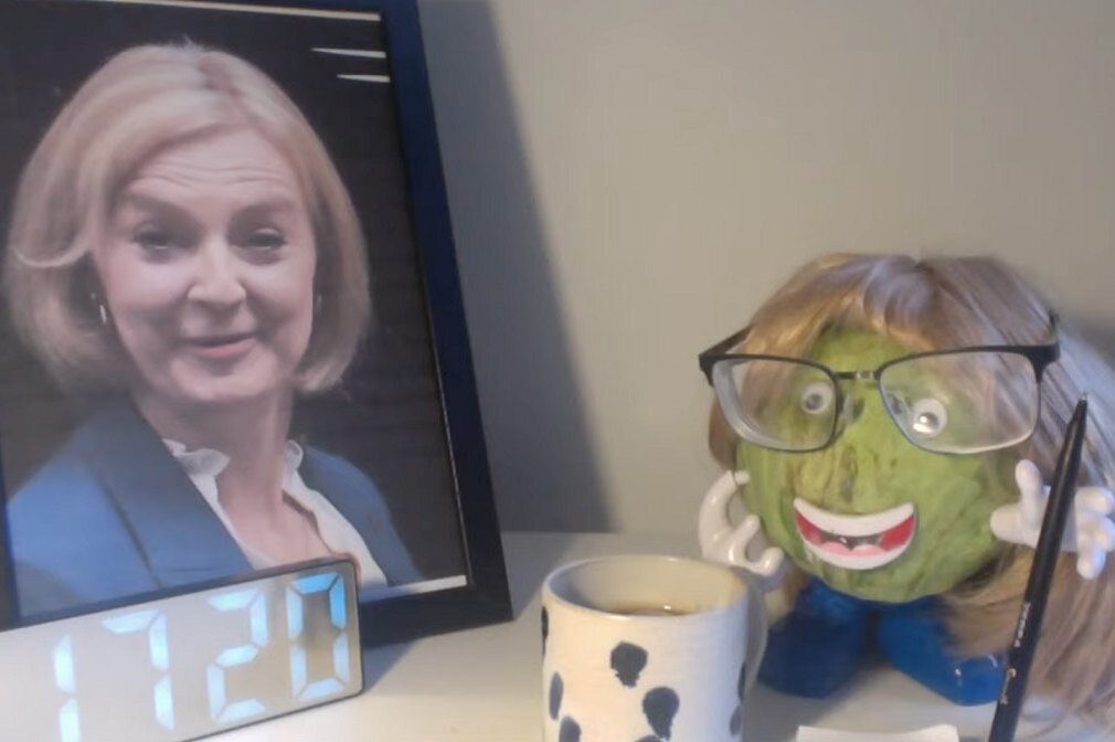     Британский премьер проиграла кочану салата: абсурдное пари взорвало Сеть