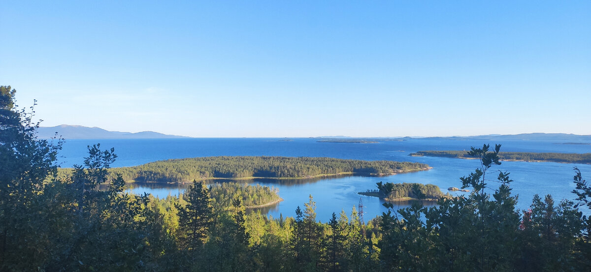 Смотровая площадка. Вид на Кандалакшский залив и Белое море. Мурманская область, городское поселение Кандалакша, 47К-010, 6-й километр