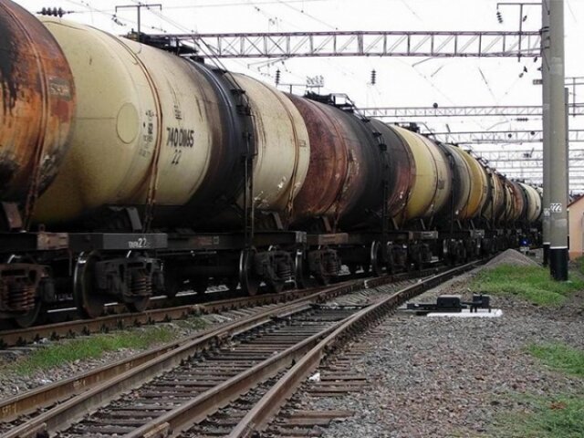    Цистерны нефть