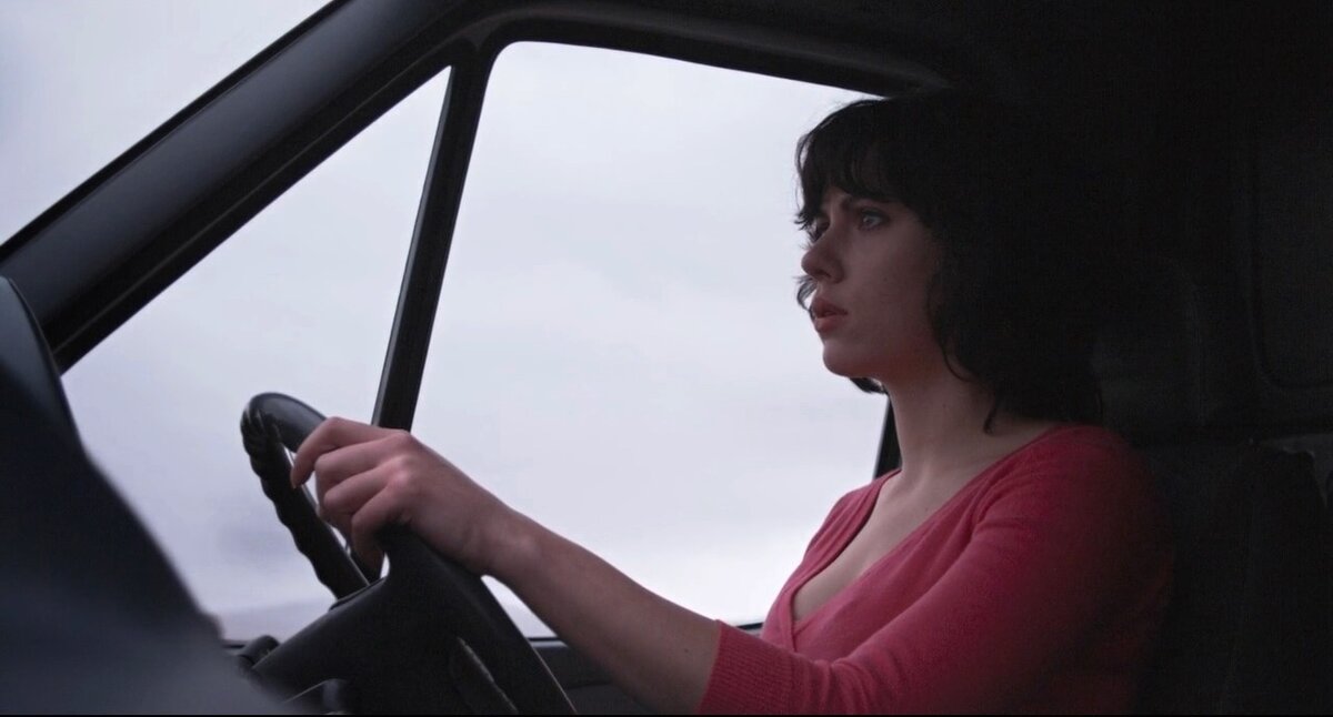 Кадр из фильма "Побудь в моей шкуре/Under the Skin" 