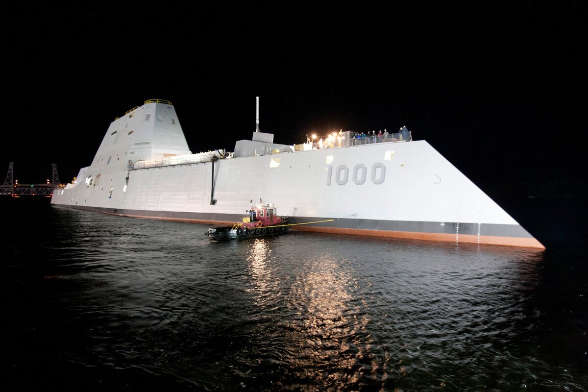 Эсминец ВМС США  "Zumwalt" / Википедия