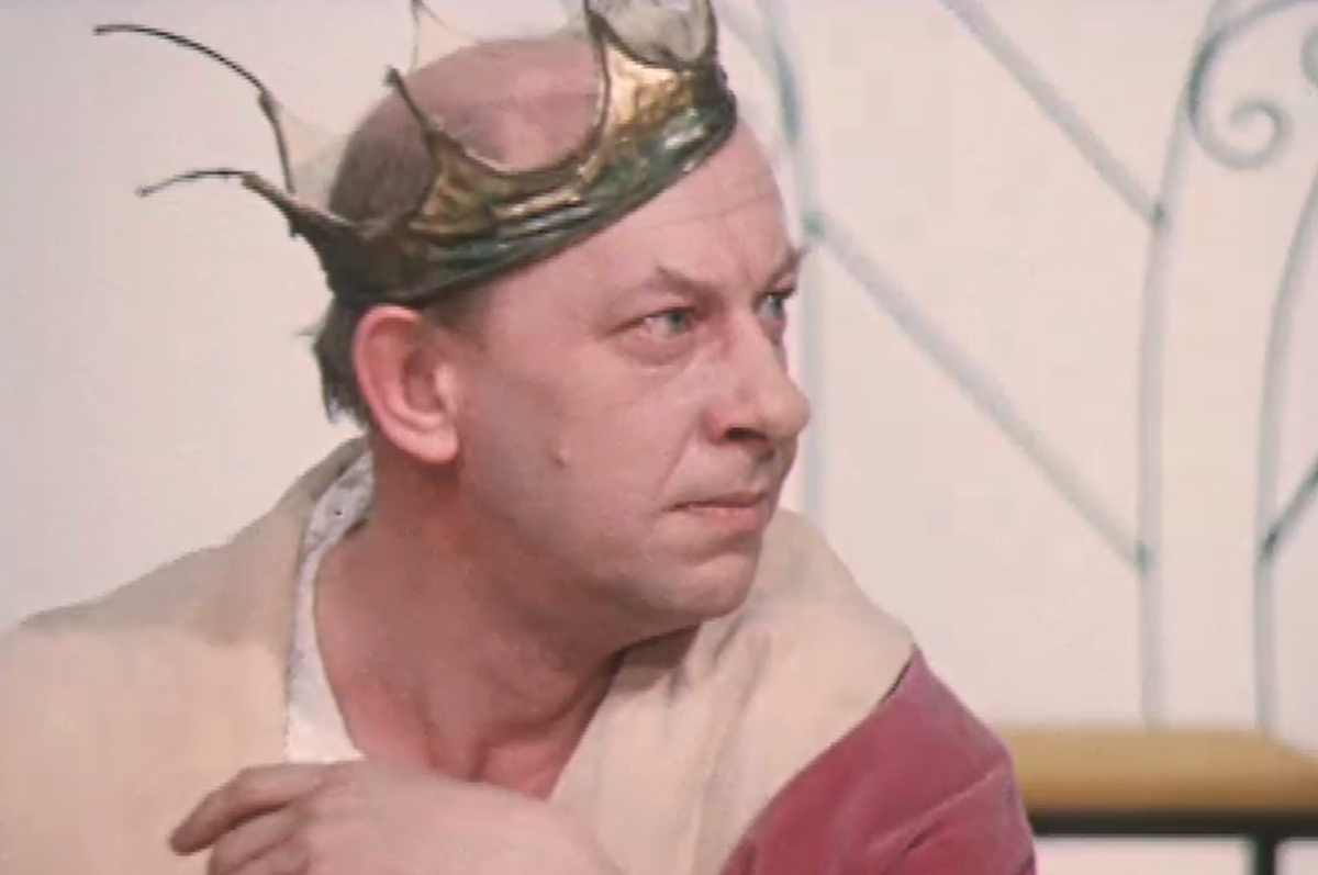 Е.Евтигнеев в спектакле "Голый кроль"