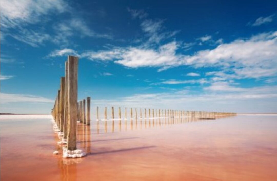 Озеро Эльтон в апреле 