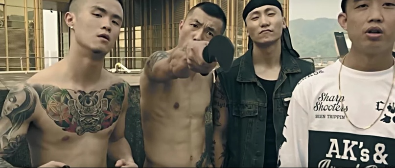 Участники банды «Flying Dragons» 