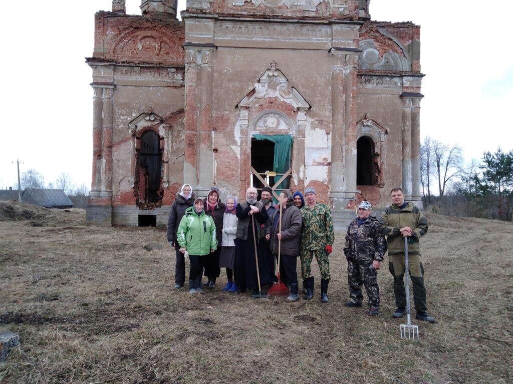 Погода в кути волховский. Колчановская святыня. Село Колчаново. Кладбище села Колчаново.