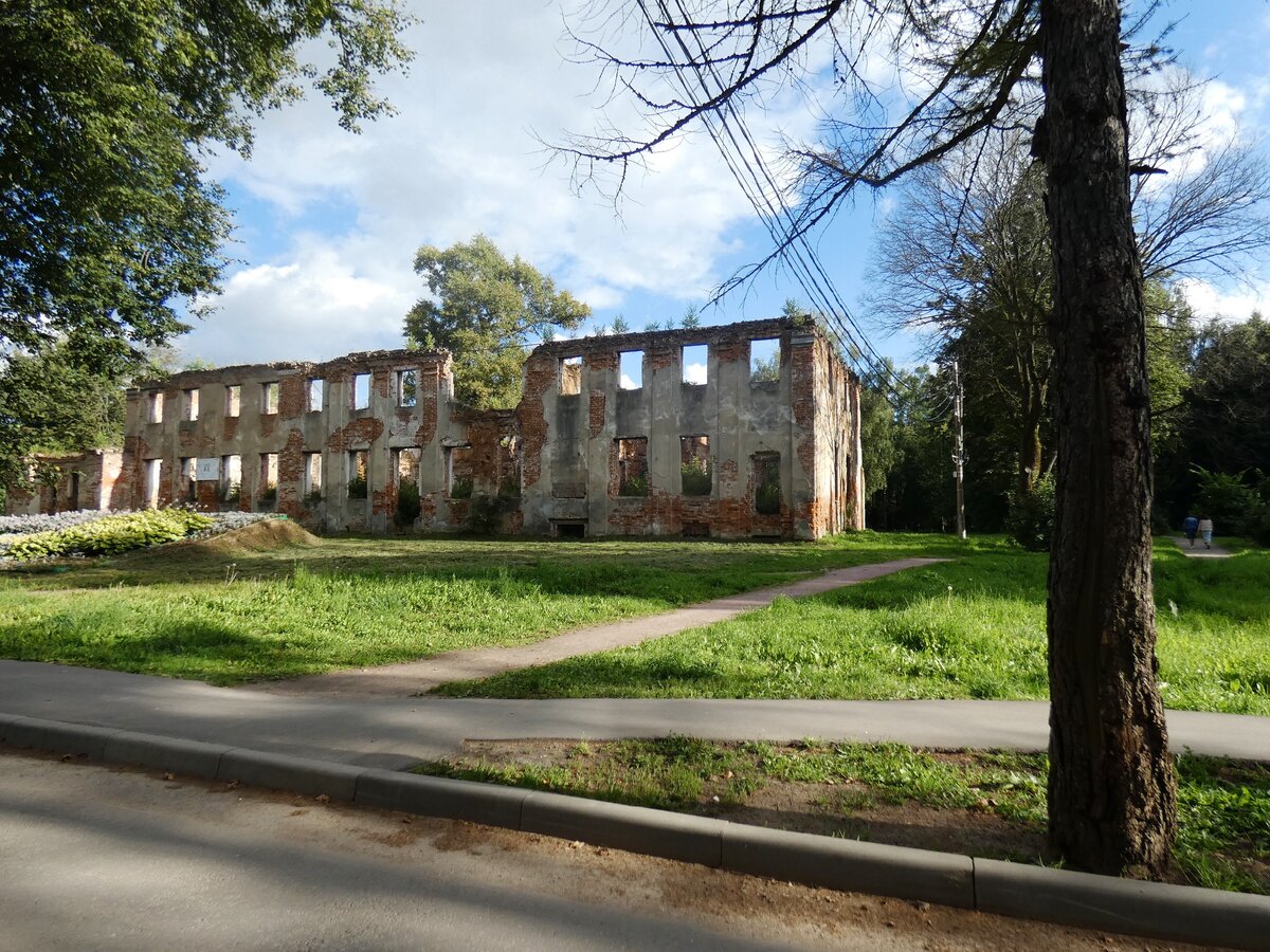 Погода демьяновский погост бабушкинского. Усадьба Демьяново в Клину. Усадьба Демьяново в Клину поместье. Грот усадьбы Демьяново Клин. Усадьба Демьяново в Клину история.