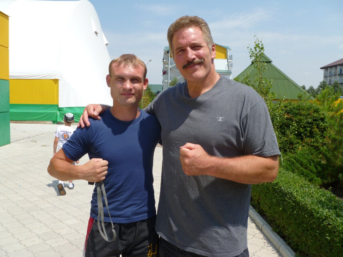 Рядом с легендарным Дэном Северном