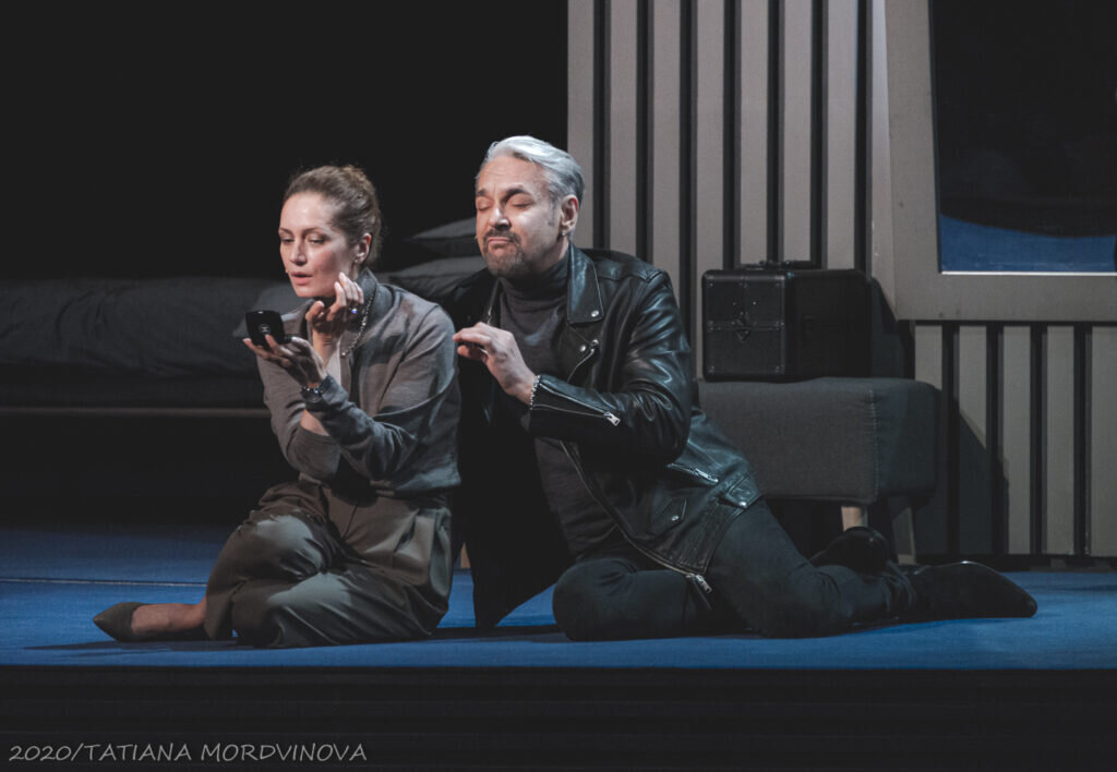 Нудная премьера с Исаковой и Алентовой: "Ложные признания" в Театре им ...