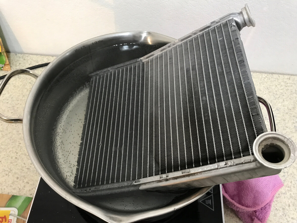 Чистка радиатора печки Пежо 308 кислотой