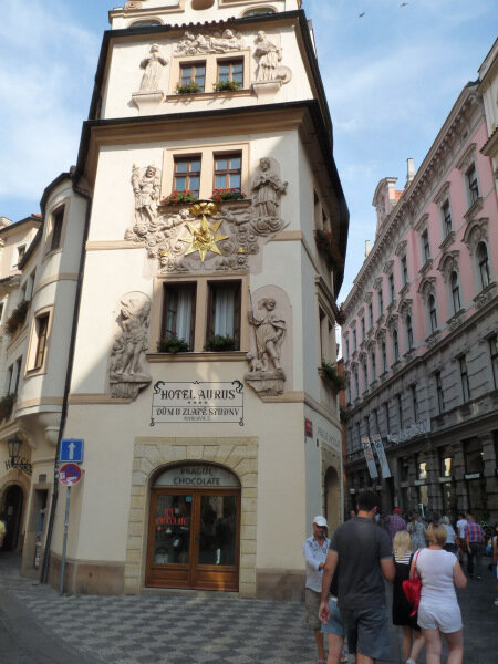 Дом "У Златого колодца"