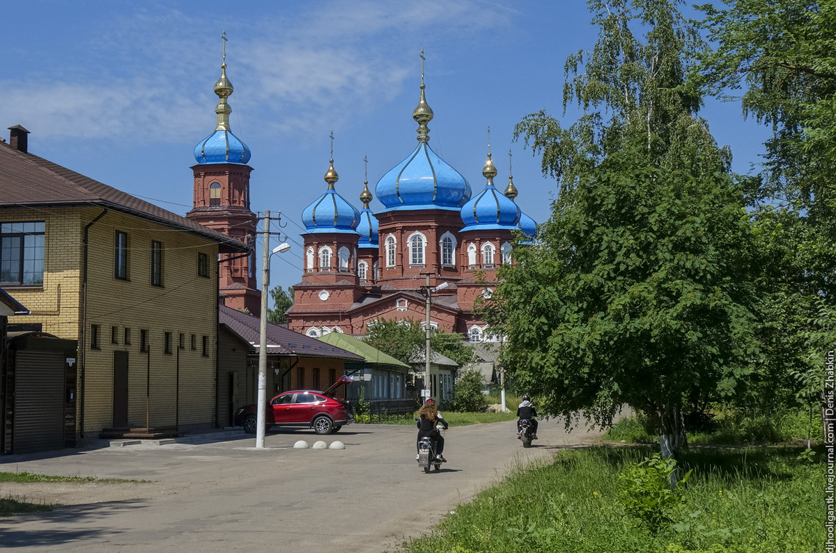 Погода село петровск. Покровская Церковь Петровск. Казанский храм Петровск. Храмы Петровска Саратовской области. Покровский храм Петровск Саратовская область.