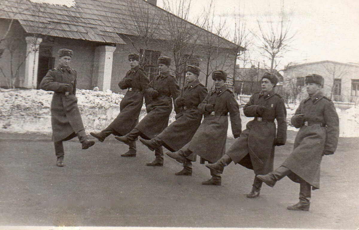 Строевая подготовка... Фото Николая Самсонова.