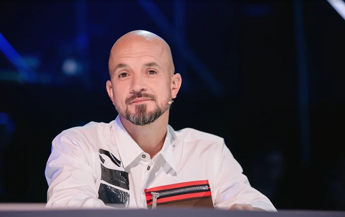А таким мы уже знаем знаменитого хореографа Егора Дружинина | Фото: tricolortvmag.ru