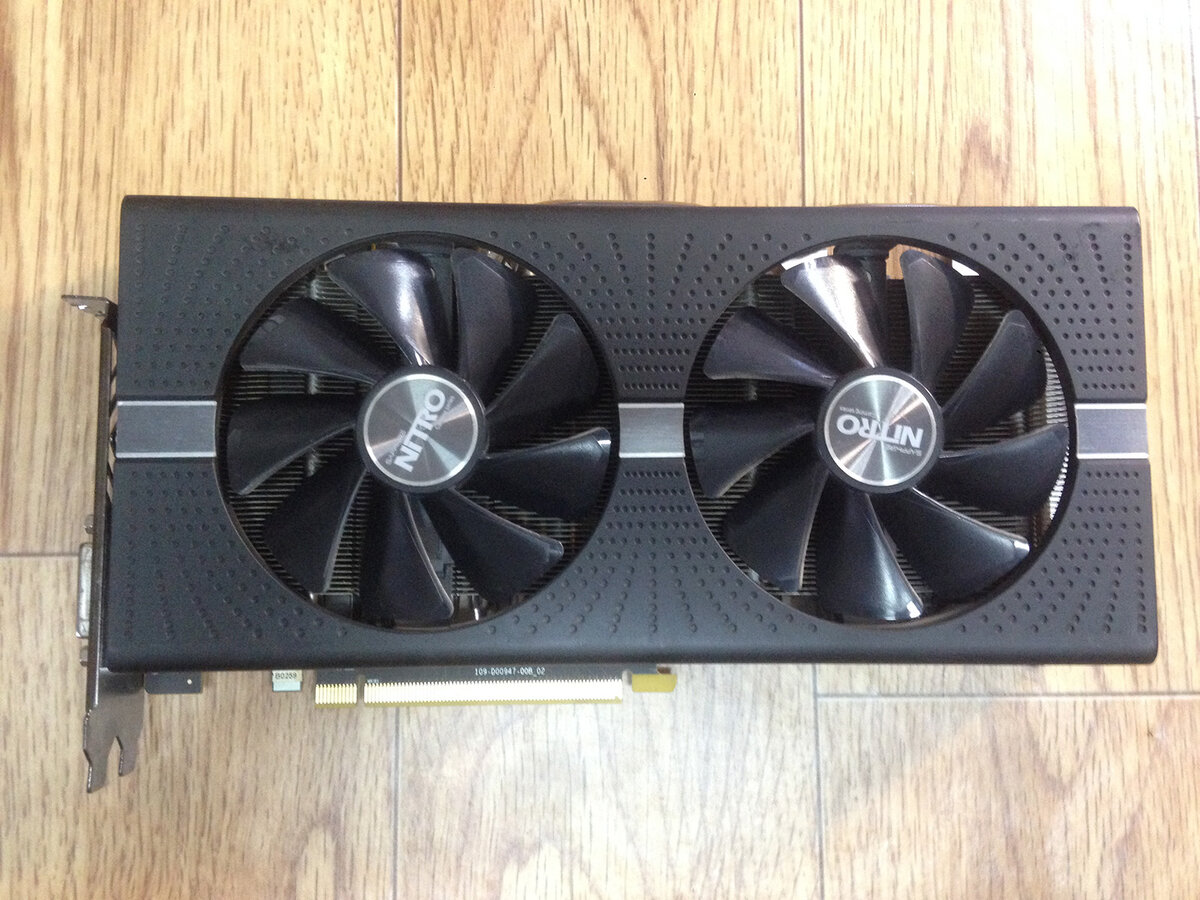 Видеокарта Sapphire RX580 4Gb поступила с жалобой что не определяется. Есть подсветка, но куллеры не крутятся.
Разбираю видеокарту и провожу диагностику.