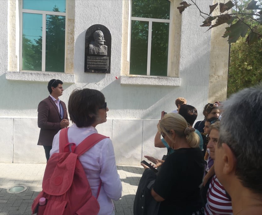 Памятная доска князю Александру Баттенбергу в Варне.