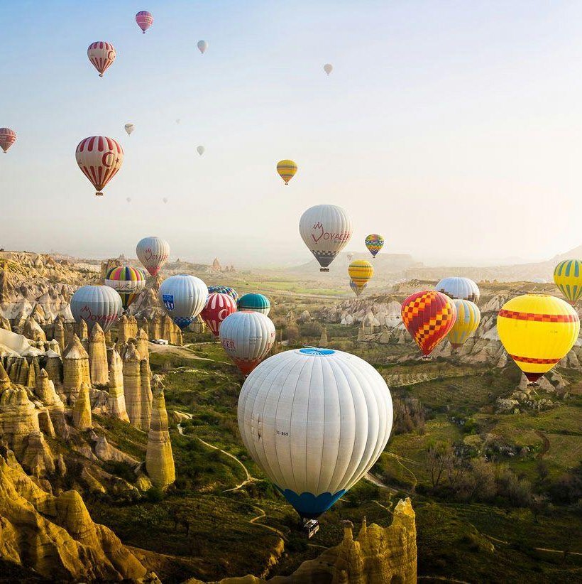 Палет шаров в Каппадокии на рассвете