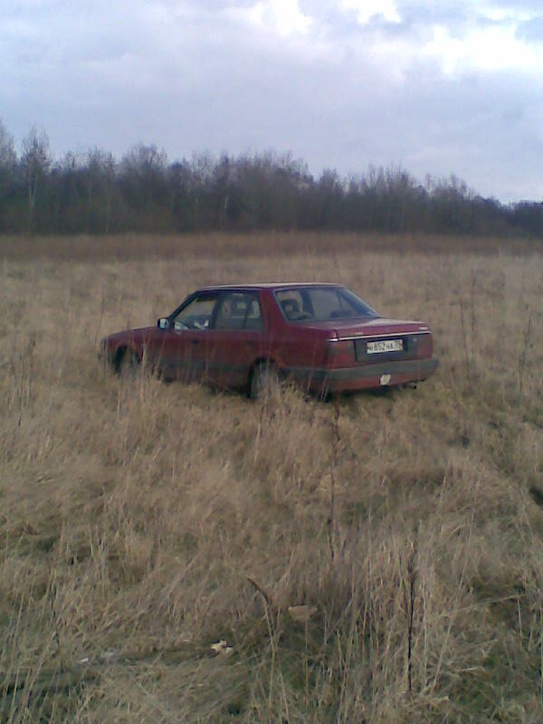 Mazda 626, 1986 г.в. GC  где то в поле, поехал на рыбалку