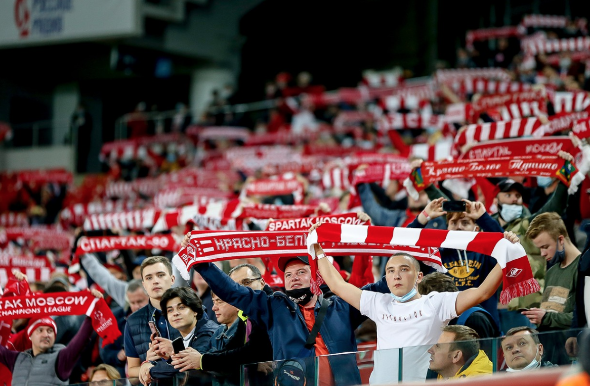 Болельщики "Спартака" на матче с "Зенитом". Фото Александра Ступникова/spartak.com