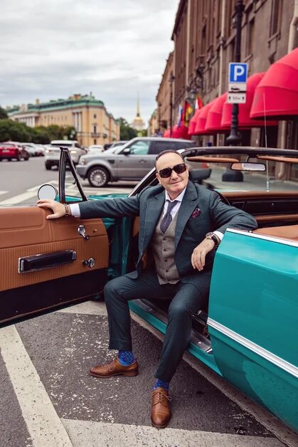 Однако как же глубоко ошибается тот человек, который думает, что скупой и богач - это сино­нимы.