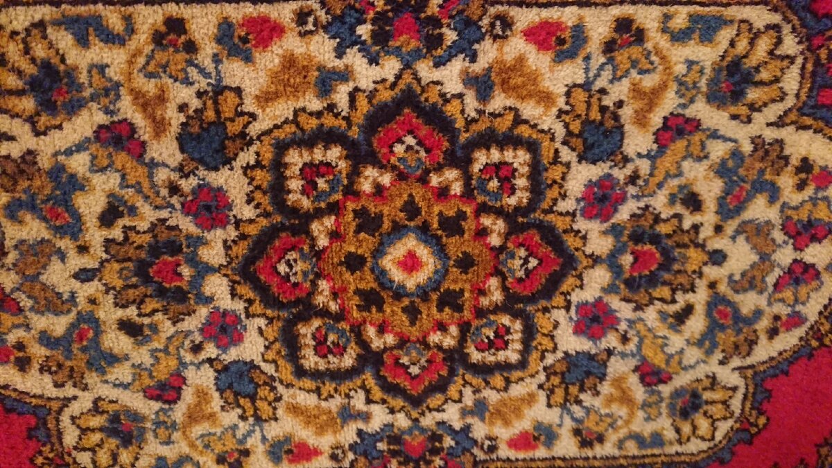 Телевизор детства. Да, он до сих пор на стене. 