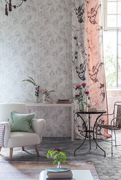 Триша Гилд представила свой первый дизайн ткани лондонскому миру дизайна еще в 1970 году. За последние сорок пять с лишним лет ее компания превратилась в международное предприятие. Триша остается основателем и креативным директором. Ее брат Саймон Джеффрис является генеральным директором группы. Компания фокусируется на сочетании творчества и инноваций с высочайшим уровнем качества в дизайне, продуктах, услугах и людях.