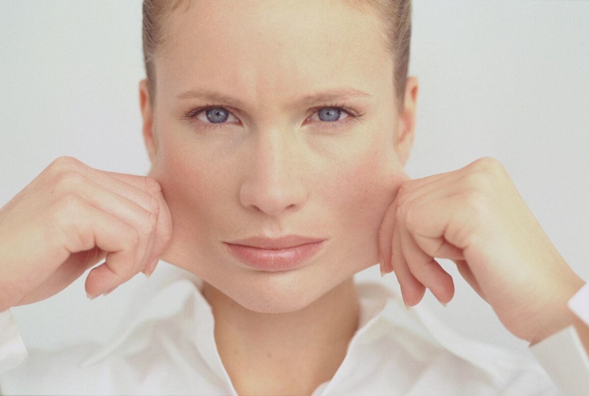 Дряблость овала лица: причины