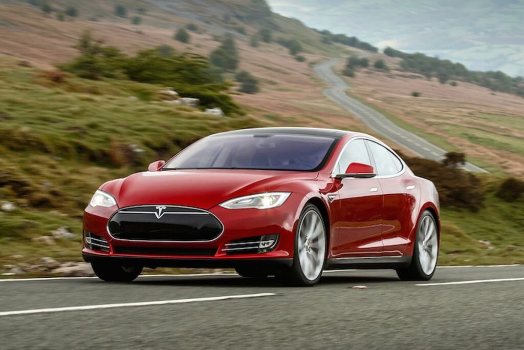 Tesla Model S, фото из открытого источника.