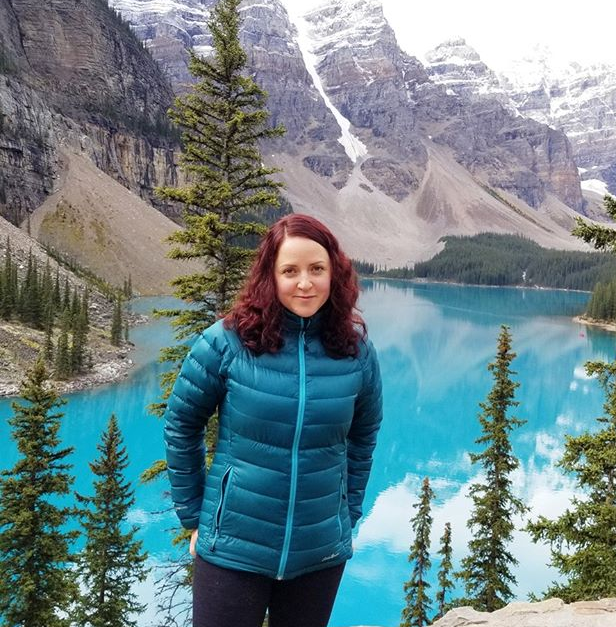 Художник Надя Гуркова /фото:https://www.instagram.com/nadiagurkova/