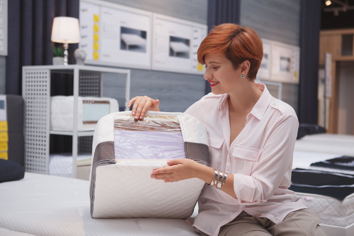 Специалисты советуют полежать на матрасе перед покупкой.