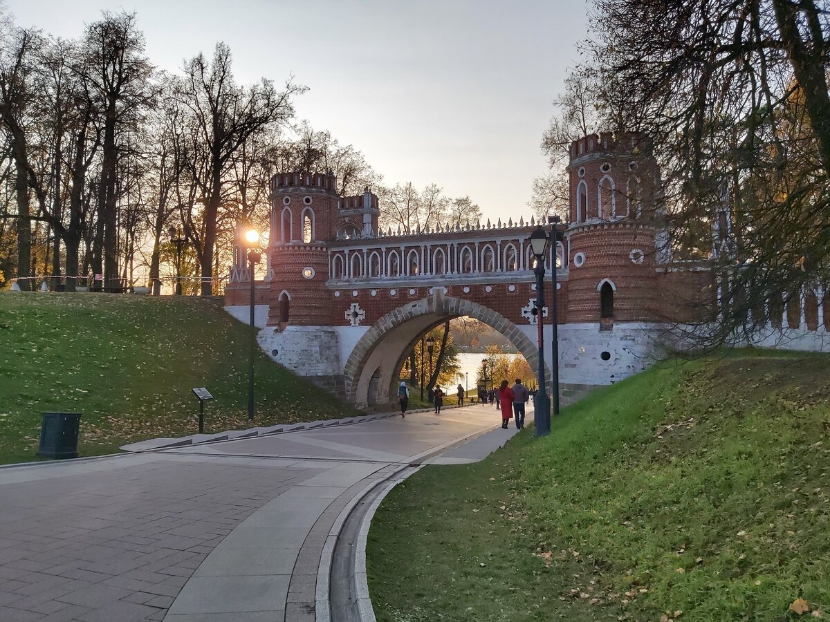 Парк царицыно в москве фото весной