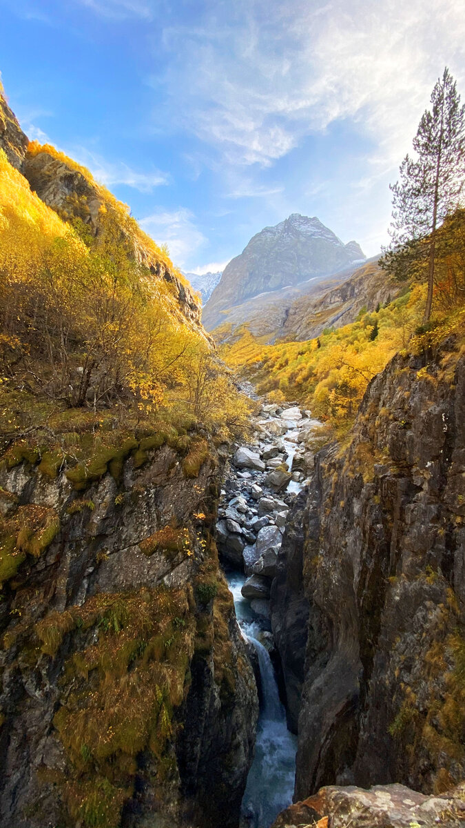 Спуск в ущелье Аманауз Архыз